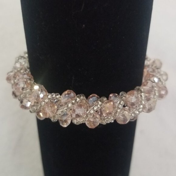 Pink Crystal Magnetic Bracelet - Picture 4 of 4